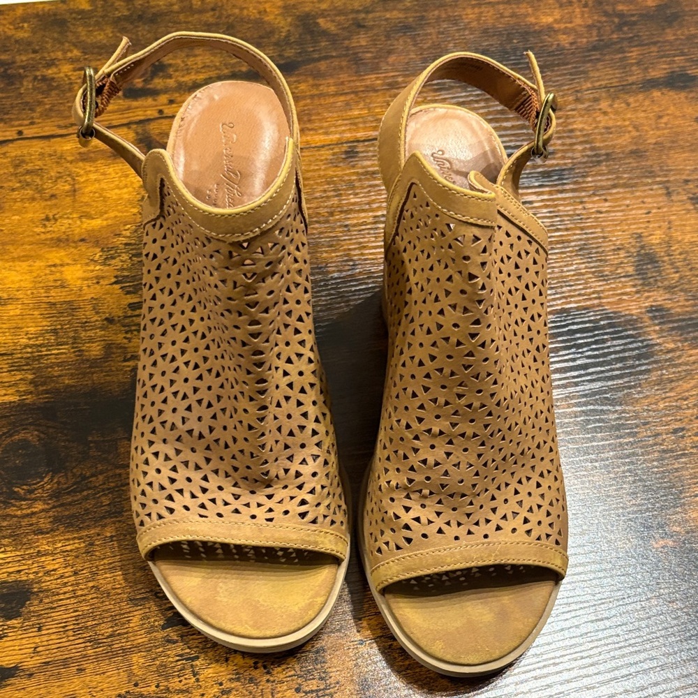 Universal Thread Tan Perforated Sandals